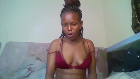 Snapshot of bunnydiva_ chatting on November 17, 2025, 1:22 am bunnydiva_ online show from November 17, 2025, 1:22 am