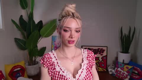 Snapshot of bunnydollstella chatting on July 21, 2026, 12:24 am Stella online show from July 21, 2026, 12:24 am