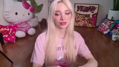 Snapshot of bunnydollstella chatting on August 6, 2026, 9:28 pm Stella online show from August 6, 2026, 9:28 pm