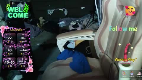 Snapshot of bunnyslittlecum chatting on October 21, 2025, 12:22 am Bunnygirl Onyx online show from October 21, 2025, 12:22 am