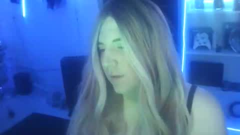 bunnyslutt online show from April 7, 2026, 8:15 am