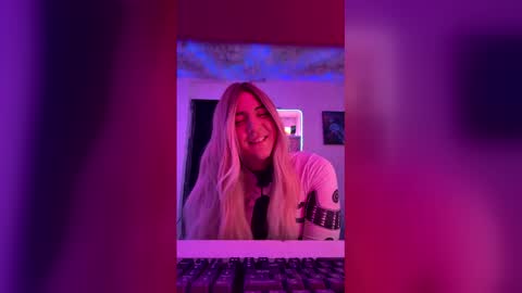 bunnyslutt online show from April 9, 2026, 8:20 am