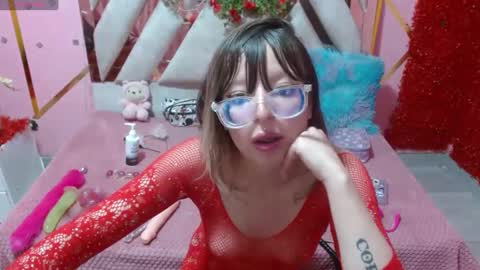 burbujalxx online show from October 3, 2025, 3:42 pm