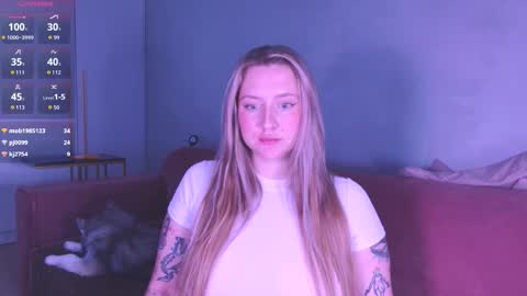 Snapshot of burn_lissa chatting on October 25, 2025, 8:14 pm Lissa online show from October 25, 2025, 8:14 pm