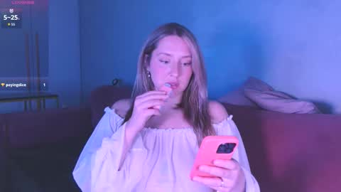 Snapshot of burn_lissa chatting on October 28, 2025, 7:05 pm Lissa online show from October 28, 2025, 7:05 pm