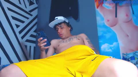 Snapshot of burningboyy chatting on October 25, 2025, 10:34 am  independiente online show from October 25, 2025, 10:34 am