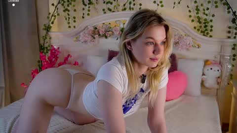 Snapshot of burnletitallburn chatting on October 2, 2025, 2:57 pm Jessica online show from October 2, 2025, 2:57 pm