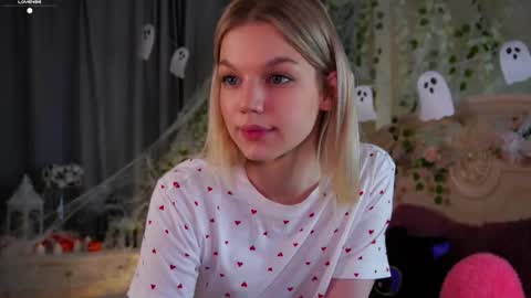 Snapshot of burnletitallburn chatting on October 27, 2025, 1:59 pm Jessica online show from October 27, 2025, 1:59 pm