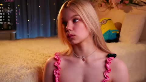 Snapshot of burnletitallburn chatting on May 5, 2026, 4:37 pm Jessica online show from May 5, 2026, 4:37 pm