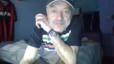 burnleyguy1977 online show from May 8, 2026, 2:06 am