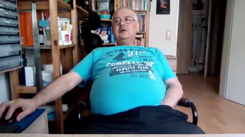 busi online show from April 26, 2026, 3:53 pm