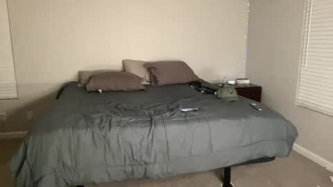 Snapshot of bustedsprockets chatting on December 6, 2024, 2:24 am Pocket Daddy cockring gaycouple cockring lovense daddy online show from December 6, 2024, 2:24 am