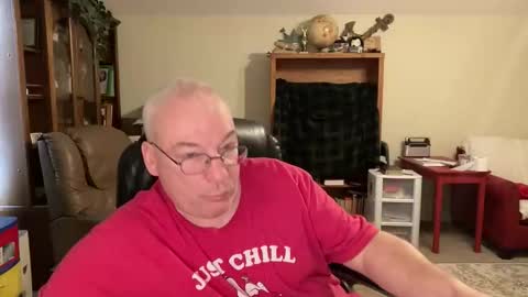 Snapshot of bustyballs100 chatting on February 5, 2026, 2:22 pm bustyballs100 online show from February 5, 2026, 2:22 pm