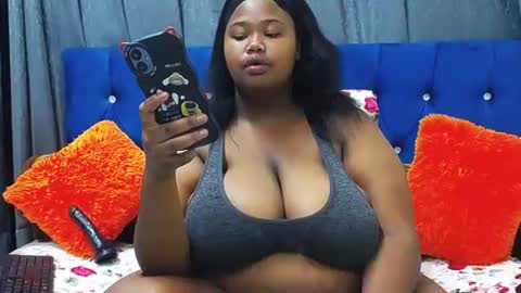 bustybmwx online show from September 25, 2025, 9:35 am