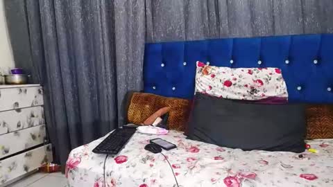 bustybmwx online show from October 27, 2025, 8:18 am