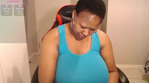 Snapshot of bustylisa85 chatting on December 14, 2025, 5:13 am lisa online show from December 14, 2025, 5:13 am