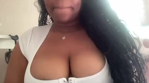 Snapshot of bustylolaa chatting on September 30, 2025, 12:32 pm bustylolaa online show from September 30, 2025, 12:32 pm