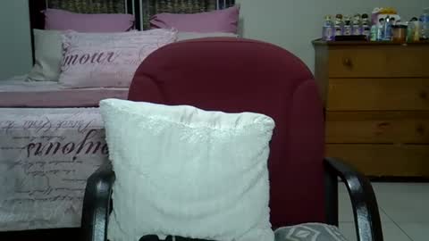 bustytessa37 online show from April 1, 2026, 4:46 am