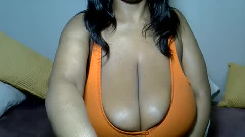 bustytessa37 online show from June 5, 2026, 4:41 am