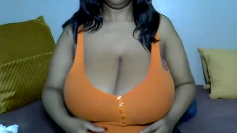 bustytessa37 online show from June 30, 2026, 3:07 am