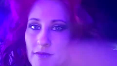 busybee83 online show from February 1, 2025, 9:54 am