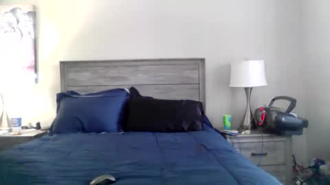 busybee83 online show from September 12, 2025, 2:17 pm