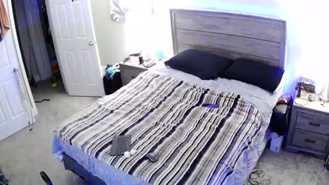 busybee83 online show from September 30, 2025, 8:47 pm