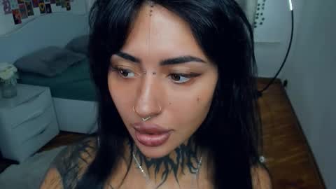 Sabrina online show from October 12, 2025, 6:12 am