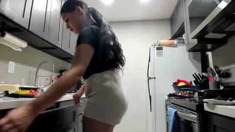 butter_pecanxoxo online show from September 13, 2025, 12:32 am