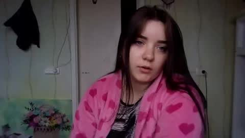 butterfly18988 online show from November 6, 2025, 9:10 am