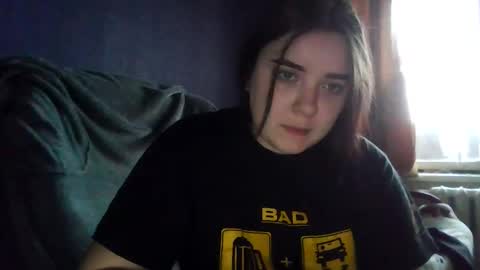 butterfly18988 online show from December 16, 2025, 12:43 pm