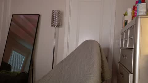 butterfly booty online show from May 1, 2026, 11:04 am