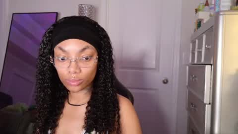 butterfly booty online show from May 4, 2026, 7:48 am
