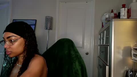 butterfly booty online show from May 15, 2026, 11:06 am