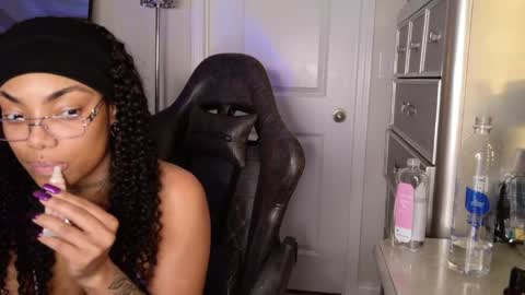 Snapshot of butterflybootyy chatting on May 19, 2026, 1:56 am butterfly booty online show from May 19, 2026, 1:56 am