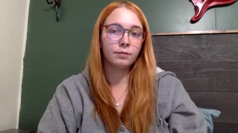 butterflywingzz online show from November 9, 2025, 2:21 am