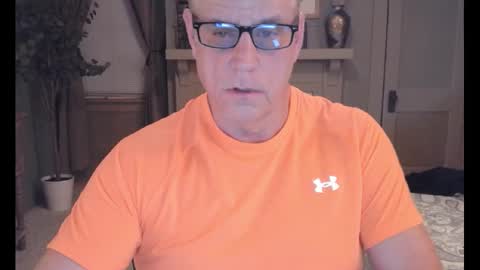 Snapshot of buttnakedfun954737 chatting on March 4, 2025, 9:40 am Miles online show from March 4, 2025, 9:40 am