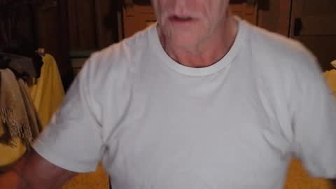 Snapshot of buttnakedfun954737 chatting on July 28, 2026, 6:31 am Miles online show from July 28, 2026, 6:31 am
