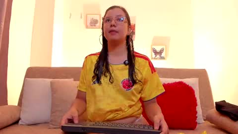 BUNNY BELLA online show from June 18, 2026, 3:18 am
