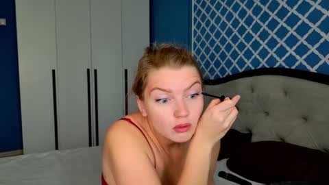 buusty_redhead online show from May 7, 2026, 7:14 am