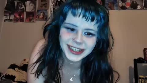 Snapshot of bvnny420 chatting on December 30, 2024, 9:50 pm River online show from December 30, 2024, 9:50 pm