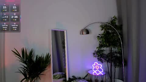 Snapshot of c_moonie_ chatting on October 11, 2025, 9:02 pm Polly online show from October 11, 2025, 9:02 pm