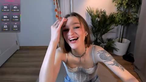 Snapshot of c_moonie_ chatting on October 28, 2025, 8:55 pm Polly online show from October 28, 2025, 8:55 pm