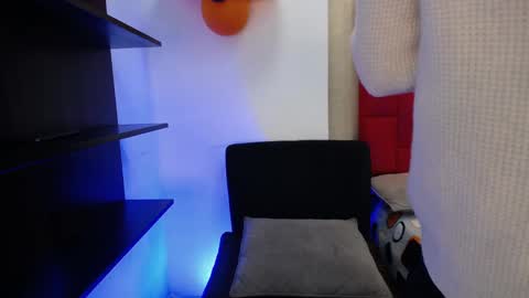 Snapshot of cady_hot chatting on October 25, 2025, 8:14 pm Cady online show from October 25, 2025, 8:14 pm