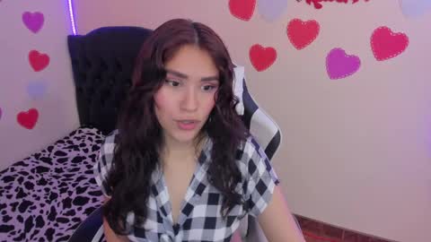 Snapshot of caelisse_cb chatting on April 26, 2026, 4:15 pm caelisse_cb online show from April 26, 2026, 4:15 pm