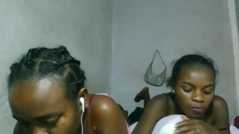 caella98 online show from April 13, 2026, 9:42 pm