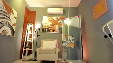 Snapshot of cailing chatting on March 6, 2026, 10:56 am I am Katherine online show from March 6, 2026, 10:56 am