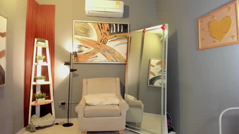 Snapshot of cailing chatting on March 25, 2026, 10:54 am I am Katherine online show from March 25, 2026, 10:54 am