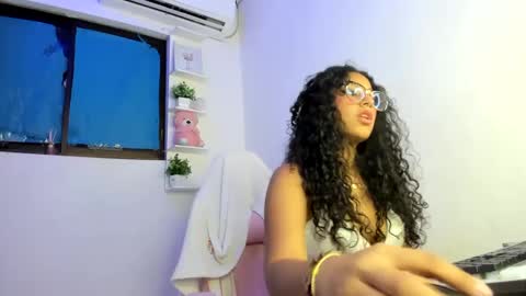 karina online show from October 3, 2025, 10:51 pm