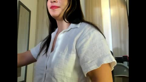 caitlingomez0 online show from May 18, 2026, 11:27 am